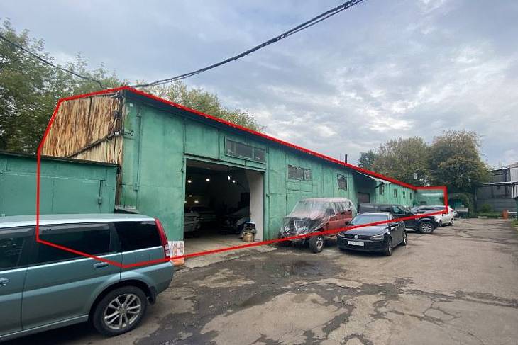 В Извилистом проезде демонтировали незаконный автосервис